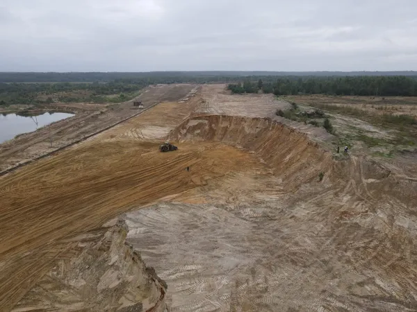Волинян судитимуть за крадіжку понад 46 тонн піску в «Укрзалізниці» (фото)