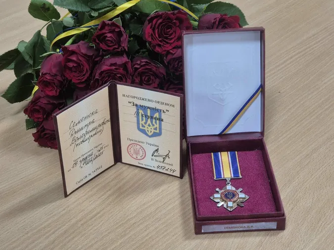 Родині полеглого воїна Дмитра Семенюка з Луцького району вручили його посмертну нагороду (фото)
