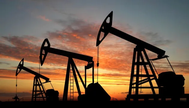 Ціна на нафту опустилася нижче 100 доларів