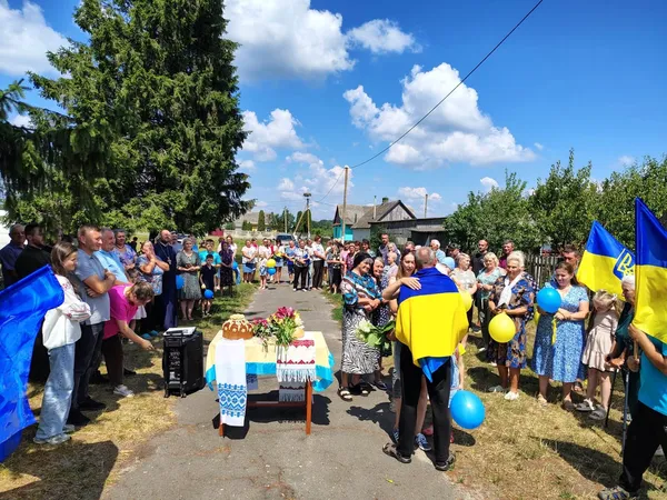 Додому після чотирьох років полону: на Волині зустріли звільненого Захисника (фото)