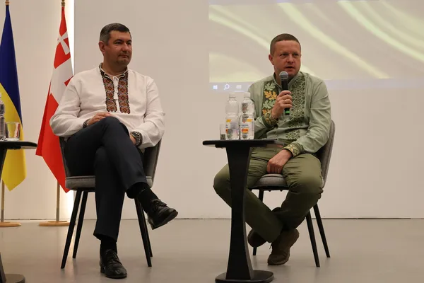 Розвиток громад і підтримка армії: Іван Рудницький провів стратегічну нараду (фото)