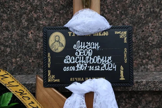 У Луцьку попрощалися зі старшим солдатом Ігорем Личаком (фото)