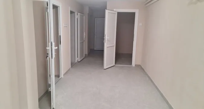 У Підгайцях завершують ремонт у роздягальнях спортивного залу (фото)