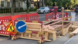 У Луцьку на Шопена вирили тунель: що коїться (відео)