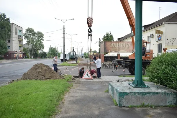 На семи вулицях Луцька ремонтують тепломережі (фото)