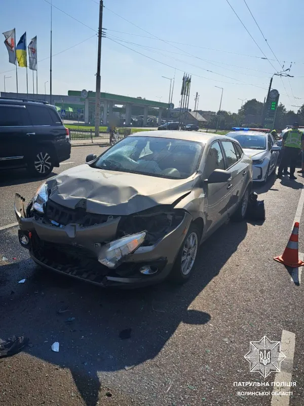 Хотів втекти з місця ДТП: у Луцьку п'яний на Renault влупився у Volvo