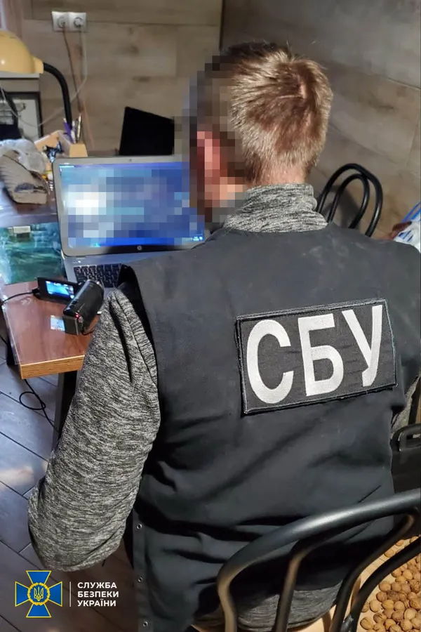 СБУ ліквідувала підпільну «фабрику» фейкових акаунтів для інформаційних диверсій РФ (фото)