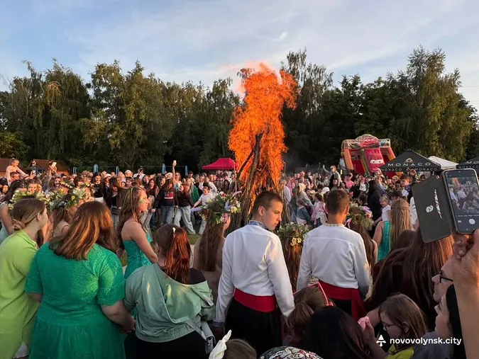 Ватра, хороводи, бойовий гопак: у Нововолинську святкували Івана Купала (фото)