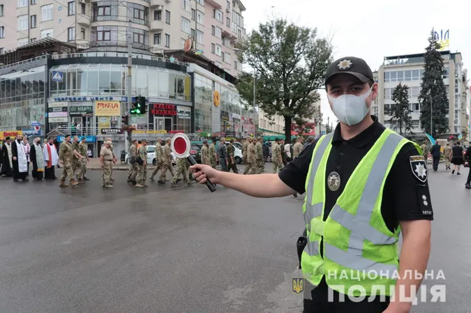 Скільки людей взяло участь в урочистостях з нагоди Дня Незалежності