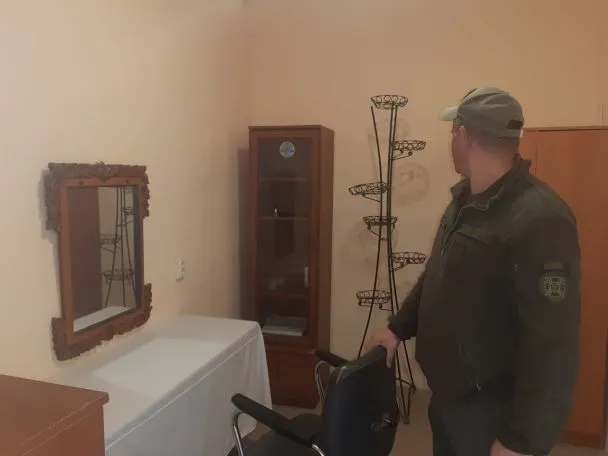 «Більшість повернуться вбивати»: репортаж із секретного табору в Україні, де утримують російських військових