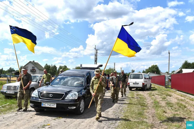 У Любешівській громаді оплакували полеглого воїна Валерія Баса (фото)