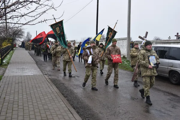 У Луцькому районі провели в останню дорогу Героя Руслана Кордончука (фото)