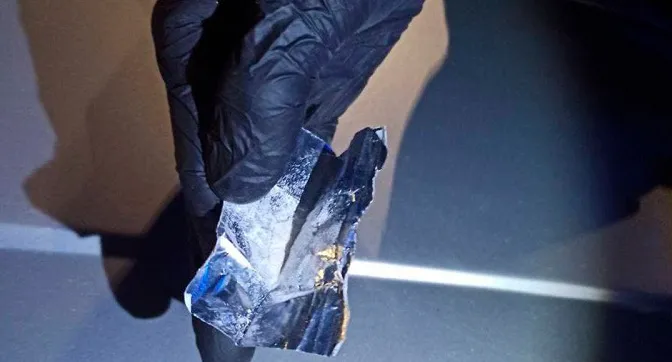 У Луцьку пасажир авто намагався з'їсти пакунки з наркотиками на очах патрульних (фото, відео)