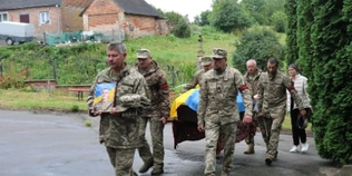 У громаді на Волині в останню путь провели Героя Юрія Лозу (фото)