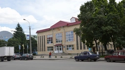 Якою буде парковка біля басейну