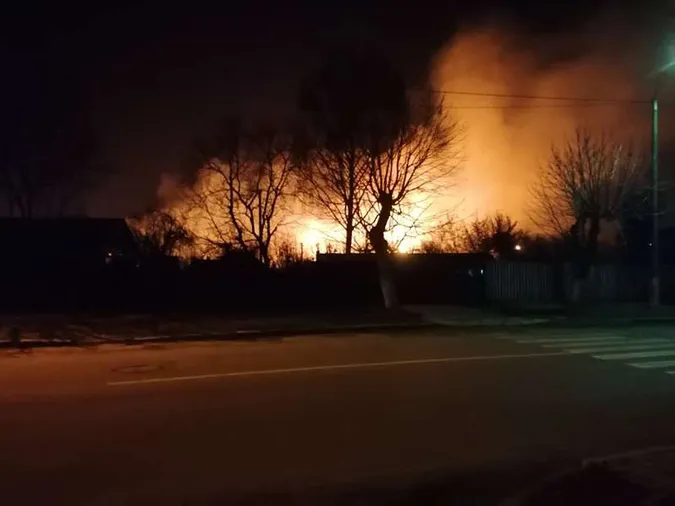 Пожежу в Луцьку допомогли загасити діти (фото)