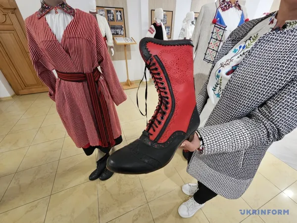 Волинські хати, серпанок і вареники з сомом: «Ладомирія» відтворює культуру Великої Волині