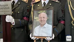 У Львові попрощалися із вбитим політиком Андрієм Парубієм: хто прийшов на поховання (фото)