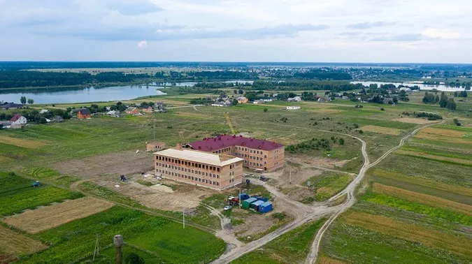 Показали, як зводять нову школу в Башликах (фото)