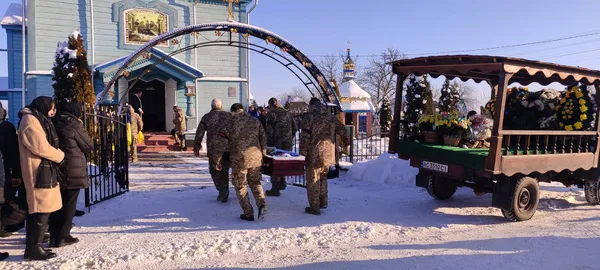 На Волині провели в останню путь захисника Валерія Демуся (фото)