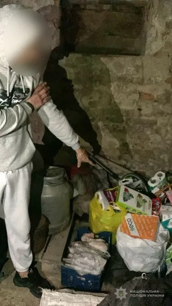 Виніс навіть їжу: у Володимирському районі чоловік обікрав дитсадок