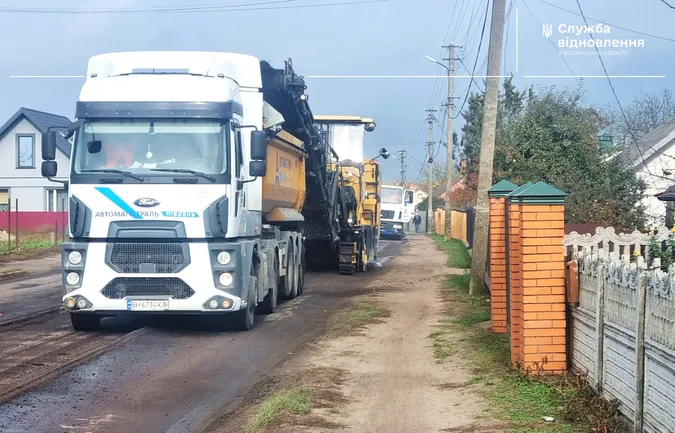 На Волині ремонтують найгіршу ділянку важливої дороги (фото)