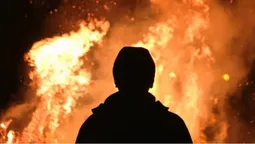 Китайський студент спалив гуртожиток поки розважався із секс-лялькою (фото)