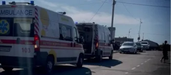 Раптово стало зле: у Маневичах людина померла на тротуарі (відео)