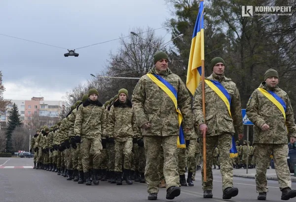 Луцьк сумує: місто вшановує пам’ять Героїв (фото, відео)