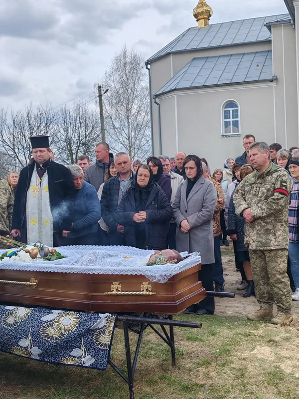 На Волині попрощались з Героєм Романом Іванушком (фото)