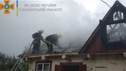 На Волині блискавки підпалили дві будівлі (фото, відео)