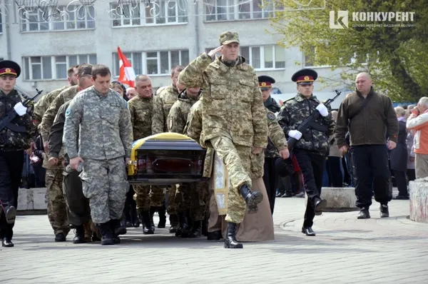 Луцьк прощався з айдарівцем Олегом Твердохлібом
