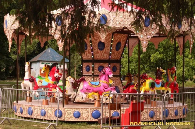 Розповіли, якими будуть нові та чи повернуться старі каруселі у луцький парк