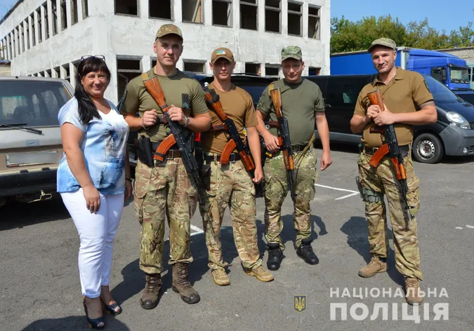 Волинські поліцейські вирушили в зону ООС (фото)