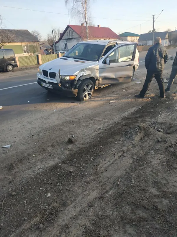 На Волині трапилася ДТП за участю поліцейського авто (фото)
