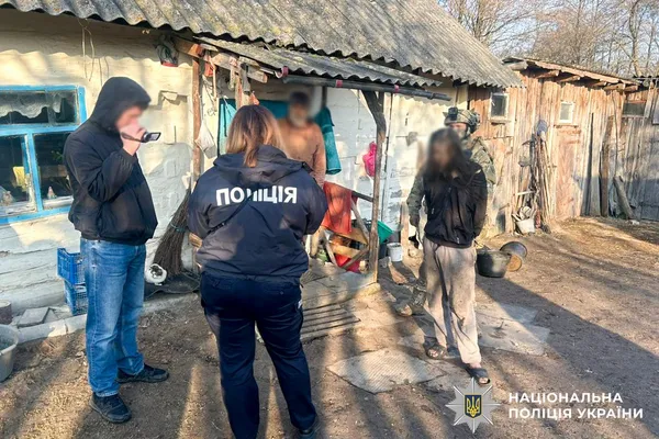 Ховали банки з «травою» в ямах: на Поліссі викрили мільйонний наркобізнес (фото)