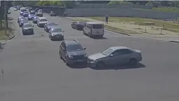 У Луцьку на перехресті «поцілувалися» легковики (відео)