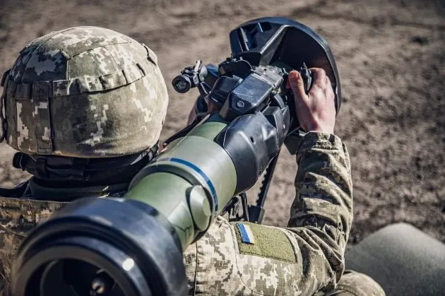 Близько 176 630 окупантів, 3631 танк, 2714 артсистем: втрати ворога на 6 квітня