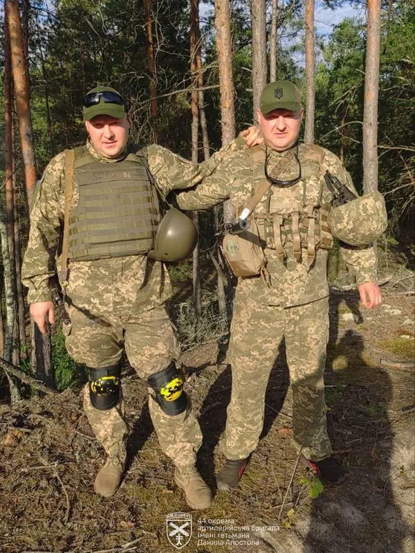 Брати і побратими: в артилерійській бригаді служать «Хома» і «Хом» (фото)