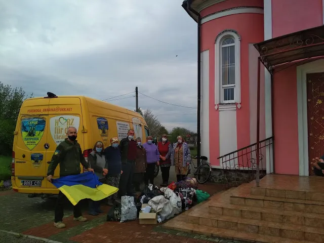 Сало, овочі, крупи: село біля Луцька зібрало допомогу воїнам у зону ООС (фото)