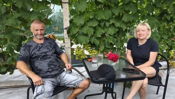 Створили «маленький Крим»: як родина з Волині вирощує 50 сортів винограду (фото, відео)