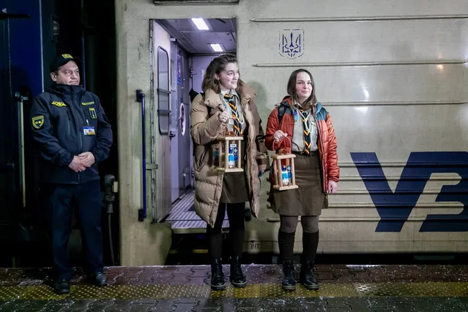 Пластуни привезуть до Луцька Вифлеємський вогонь
