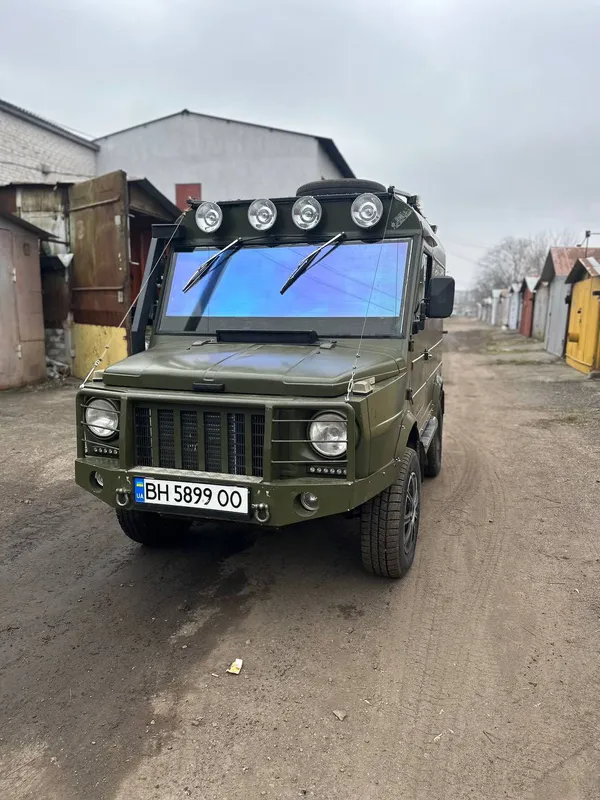 Монстр бездоріжжя: брутальну «Волинянку» у стилі military продають за тисячі доларів (фото)