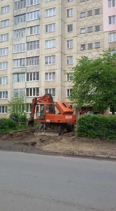 Як на ДПЗ ремонтують прибудинкові території (фото)