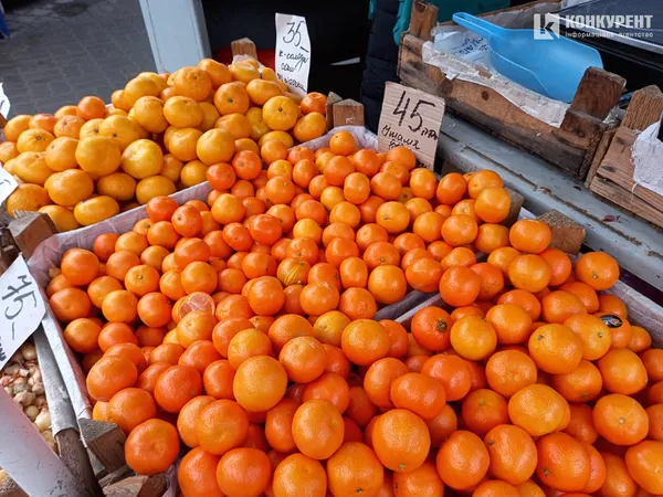 За скільки можна купити мандарини у Луцьку (фото)