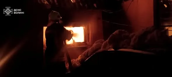 На Волині через коротке замикання горів житловий будинок та господарча споруда (фото)
