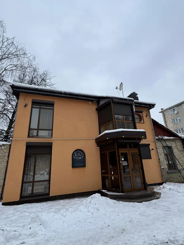 У центрі Луцька продають елітний салон краси (фото)