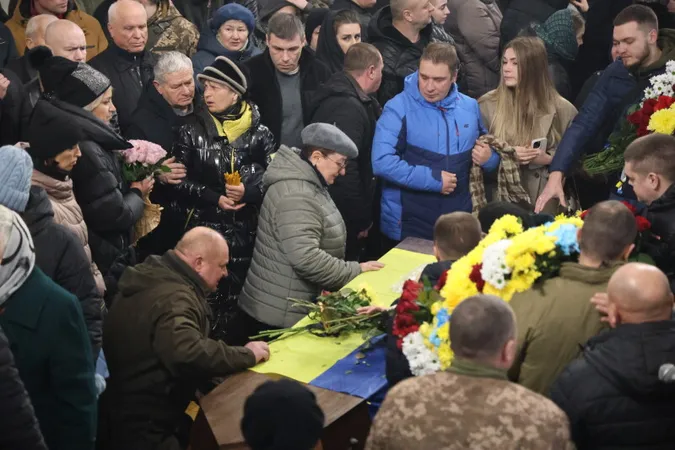 Небо плакало: у Луцьку попрощалися з воїнами Олександром Семенюком та Іваном Кумбровим