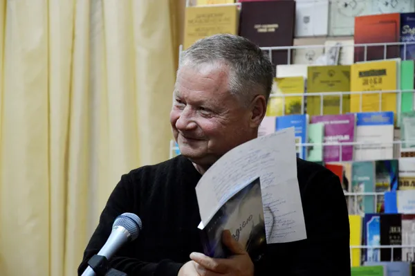 Одна з луцьких бібліотек поповнилася новими книгами від професорки (фото)