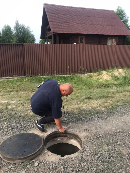 У Світязь можуть потрапити нечистоти: місцеві незаконно підключаються до каналізації